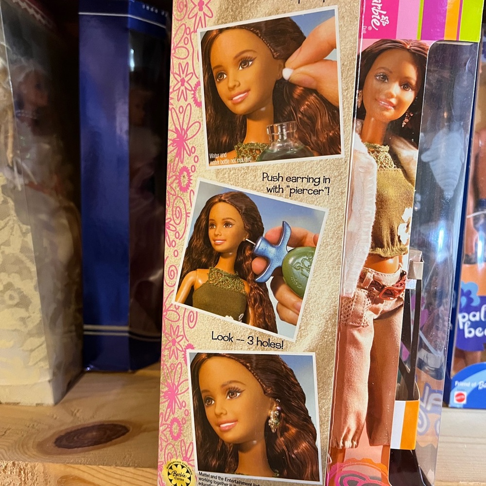 Mattel Cali Girl Summer w/White Jacket and Brown Hair So Excellent Earrings - Picture 2 of 10